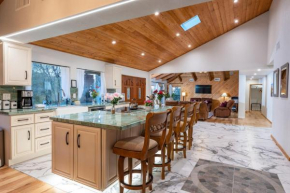 Sunset Retreat - TWO houses with hot tub, firepit, multiple kitchens, sleeps 20